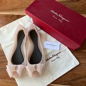 Salvatore Ferragamo nilly sandals 9M